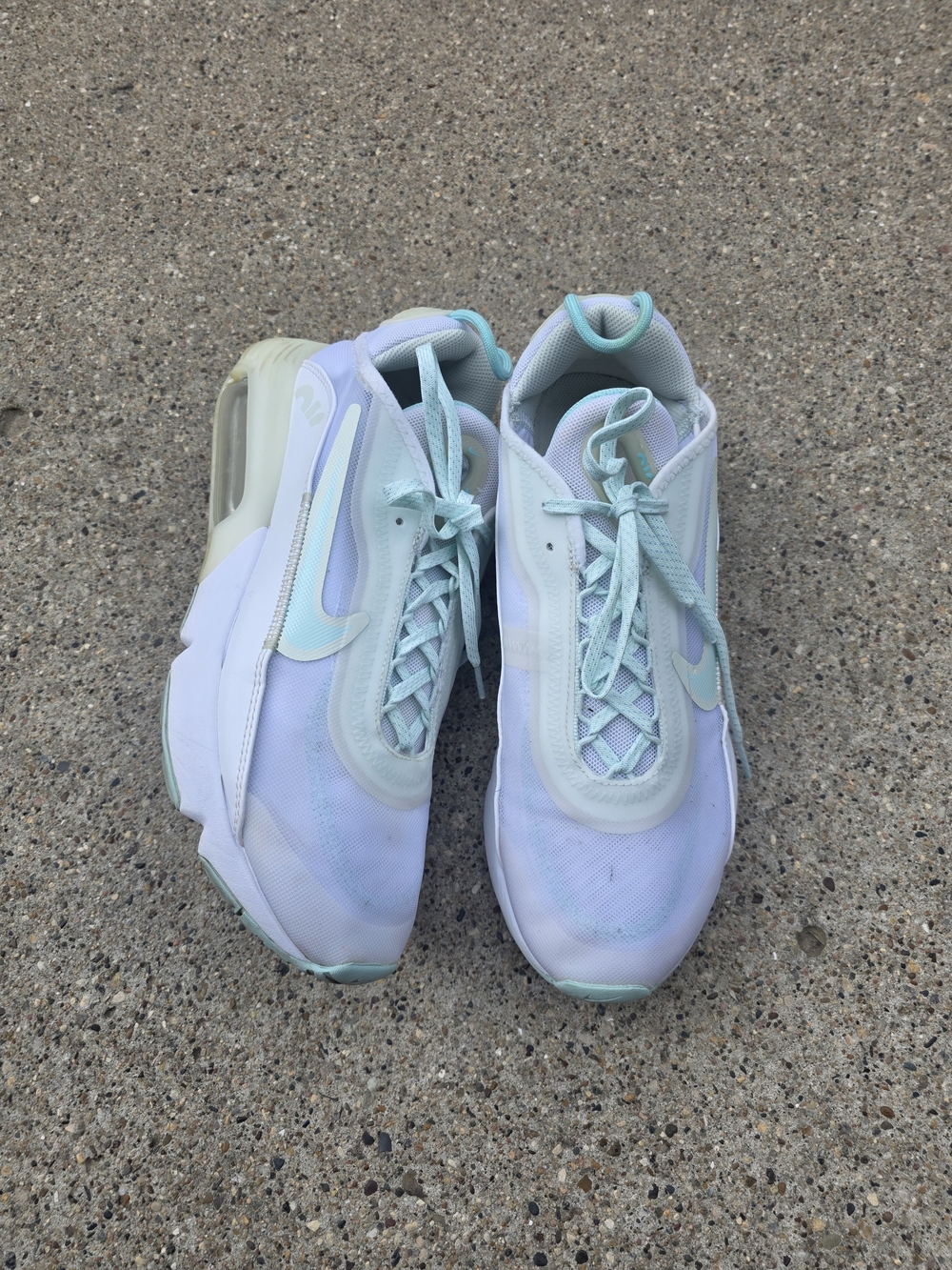 Nike Women's Air Max 2090 Pastel Mint Athletic Sneakers Size 10